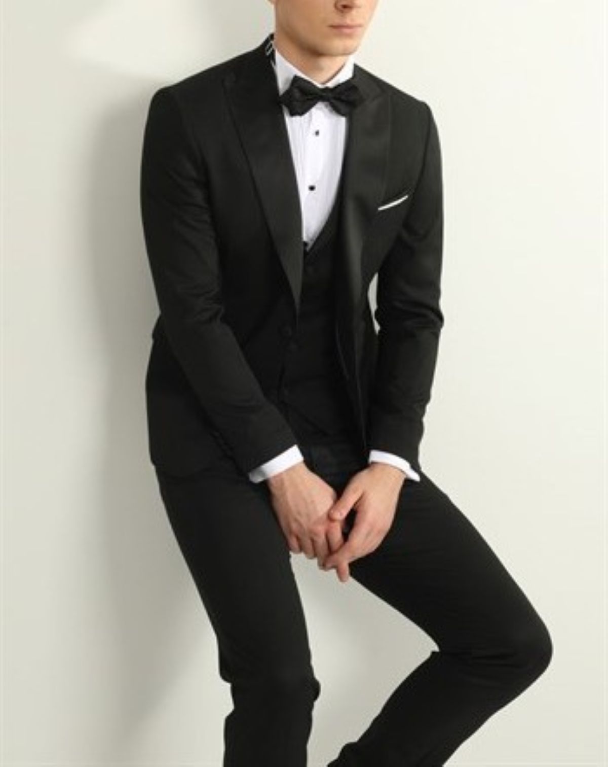 Pointed Collar One Button Double Slit Three Pieces Plain Black Slim Fit Tuxedo Luxury Suit