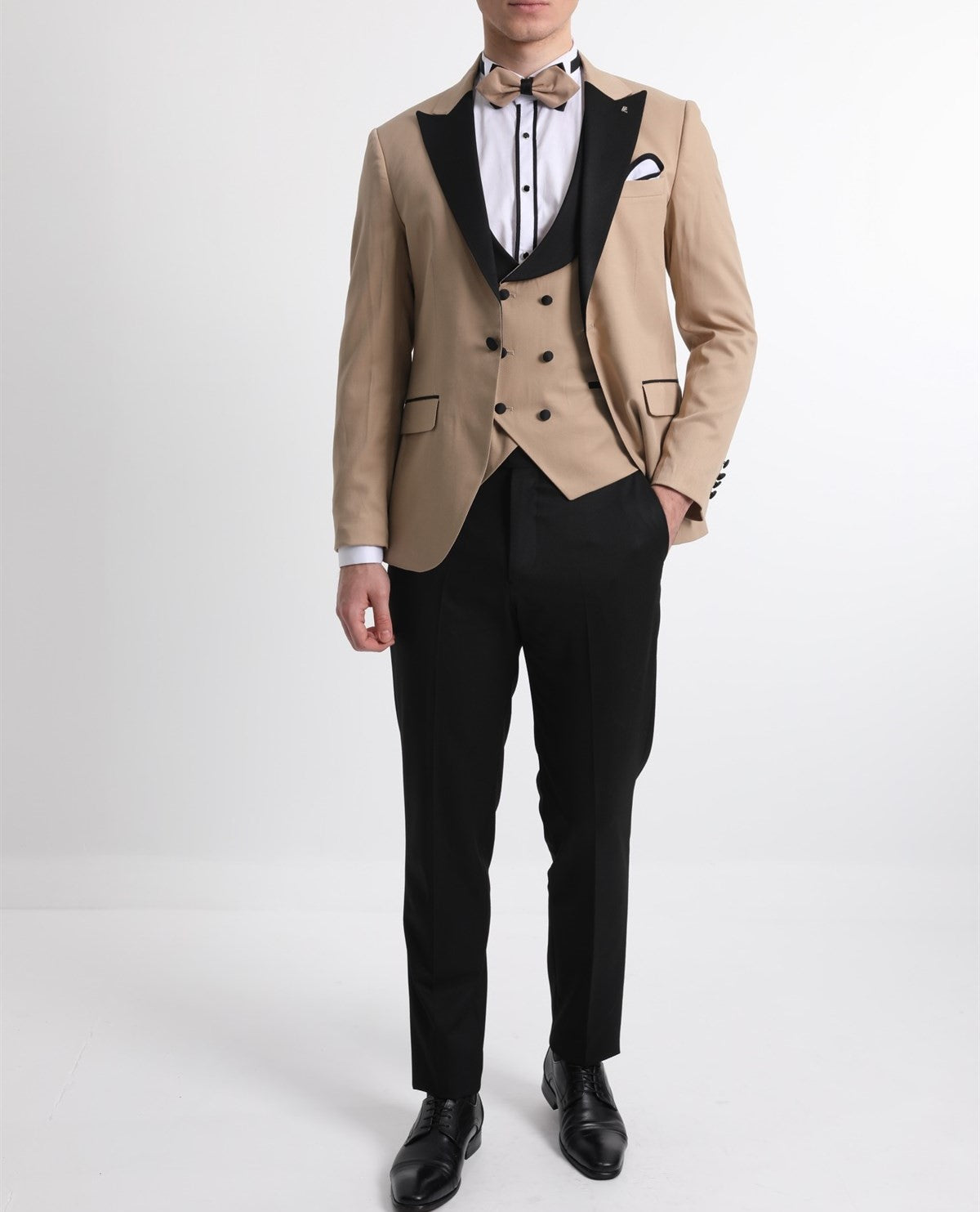 Pointed Collar One Button Three Pieces Plain White Slim Fit Tuxedo Luxury Men's Suit