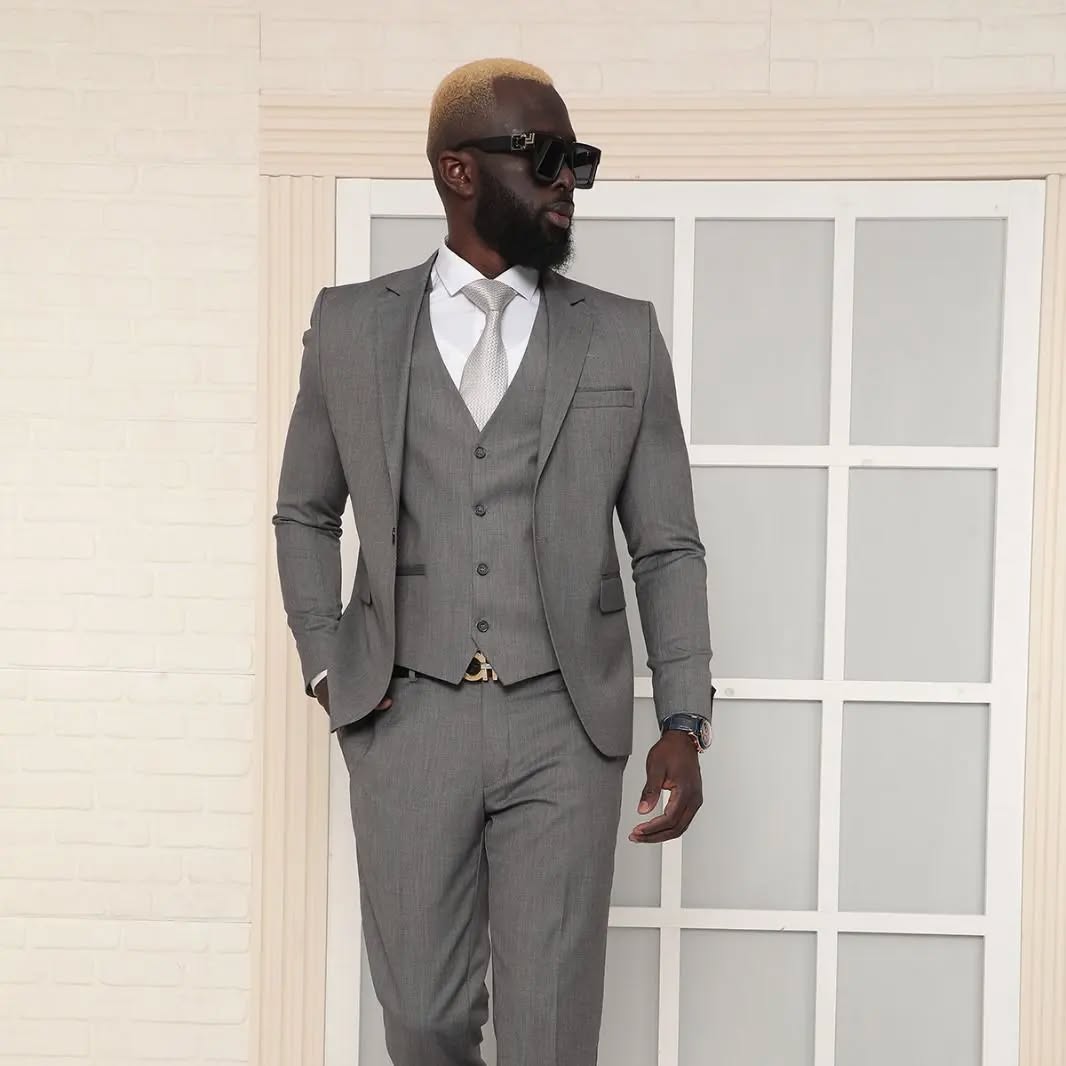 Three Pieces Notch Collar Slim Fit Plain Black Men's Suit