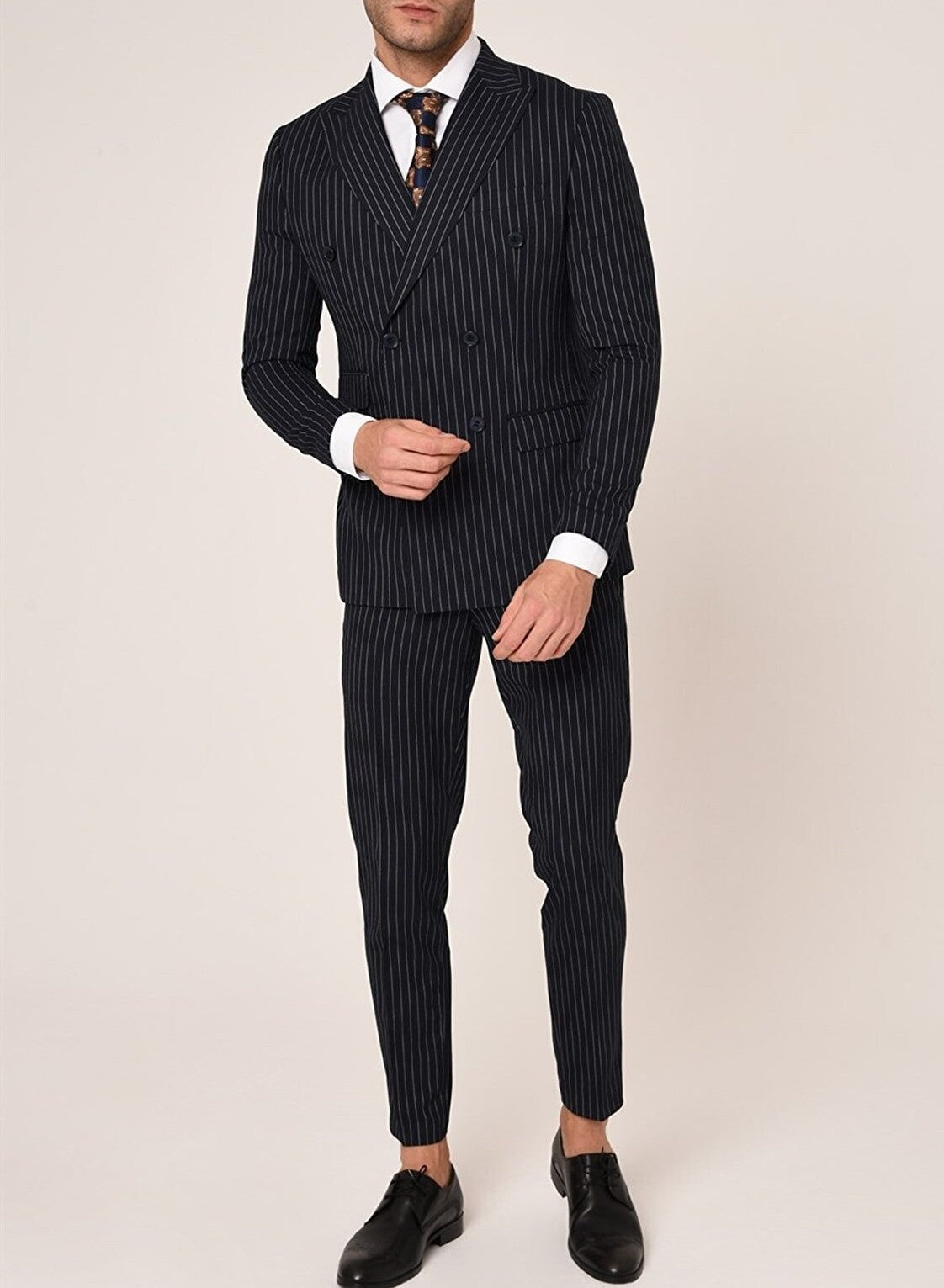 Pointed Collar Double Slit Slim Fit Striped Gray Double Breasted Men's Suit